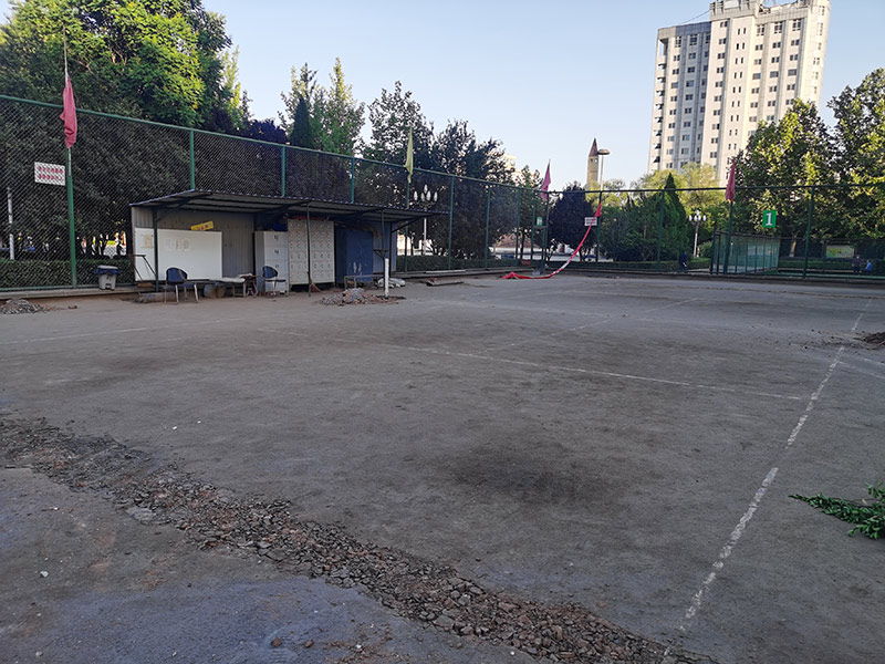 陽(yáng)泉城市公園網(wǎng)球場(chǎng)施工進(jìn)行時(shí)